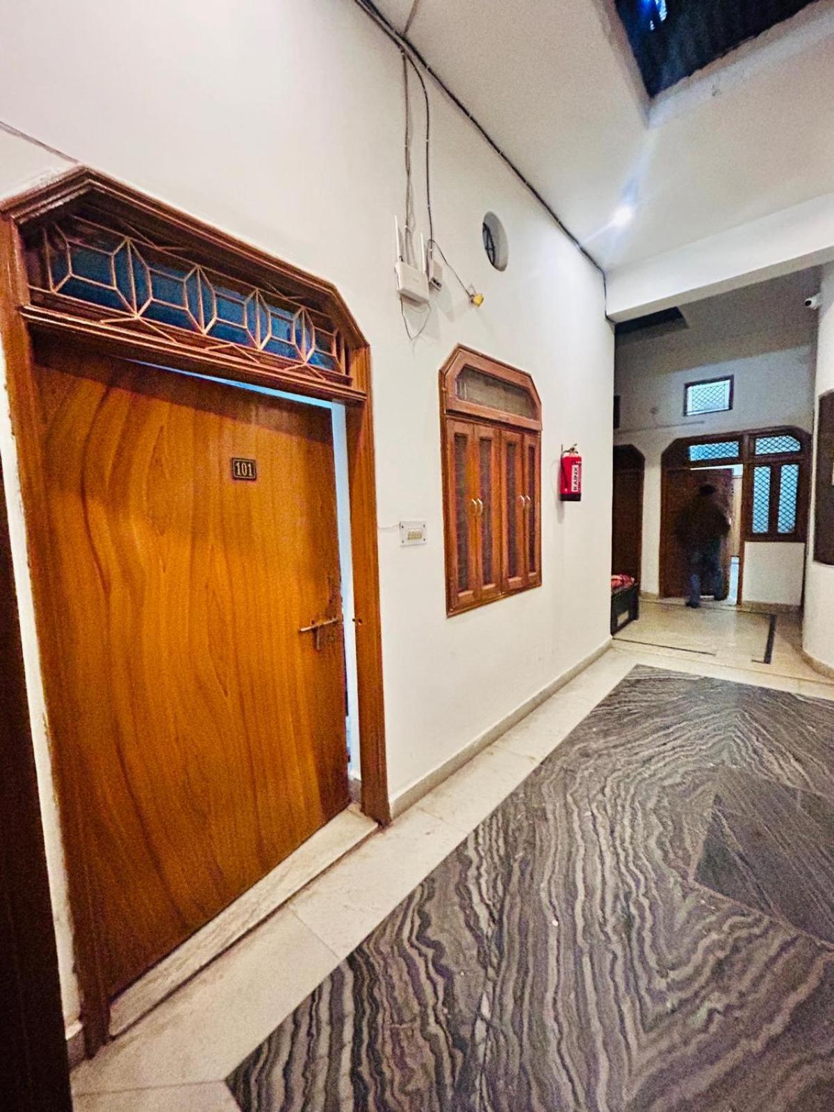 Agrawal Inn Guest House 마투라 외부 사진